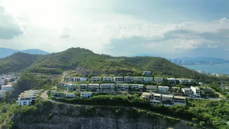 Cần bán biệt thự view biển, khu anh nguyễn, 420m2, 49 tỷ, full nội thất, 4 phòng ngủ, sổ lâu dài