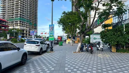 Lô đất mt đường phạm văn đồng 334m2 ngang 12m sát biển mỹ khê, sẵn nhà 4 tầng,đang cho thuê 130tr
