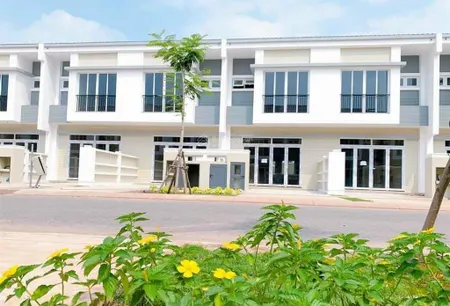 Chính chủ cần bán căn 5m nhà phố vườn thiên đàng 2 ecolakes bến cát bình dương