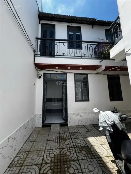 Căn nhà nhỏ đủ ở 1 trệt 1 lầu 500 triệu ngay gần chợ nhị xuân hóc môn, đường oto vào tận hẻm, shr