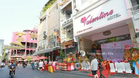 Bán khách sạn phố đi bộ 27 29 bùi viện, p. bến thành, q1 | hđt 300tr/th | tường villa 0934 161 ***