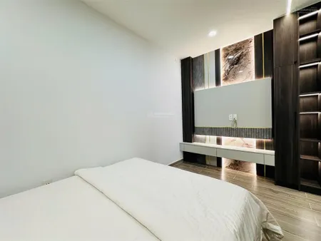 Bán nhà đẹp 6 tầng thang máy hxh 6m trên đường dương quảng hàm, phường 6, gò vấp.