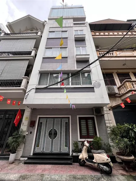 [ phải thật nhanh ] toà nhà 7 tầng phố quần ngựa mt 6m ô tô tránh vỉa hè 2 thoáng