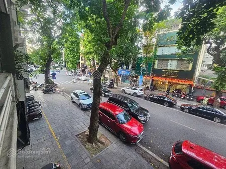 Cần bán gấp nhà mặt phố lê đại hành hai bà trưng vỉa hè rộng kinh doanh ngày đêm