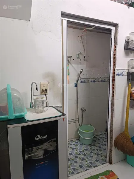 Nhà 2 xẹt đường chiến lược. dt 3m x 7.5m. 1 trệt 1 lầu. a quang 0822 740 *** (chính chủ)