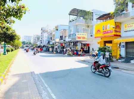Chủ ngộp bán gấp mặt tiền phường phú thọ hòa. dt 5,7mx27m, 1 lầu, giá 13 tỷ