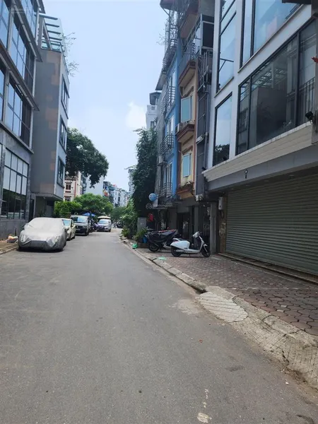 Bán đất đường văn cao, 200 m2, mt 10m, ngõ rộng 15m, cách hồ tây 400m. xây tòa 10 tầng có hầm đẹp.