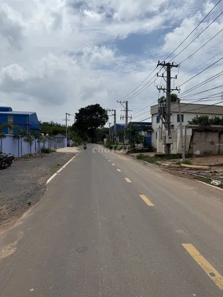 Chính chủ bán xưởng giấy tờ đầy đủ ở Tân Uyên bình dương.giá rẻ lắm .