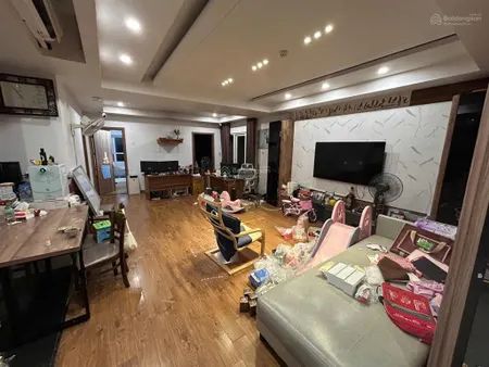 Hiếm ! căn 3pn2wc 133m cc m5 nguyễn chí thanh nội thất cb giá 9.9 tỷ có tl