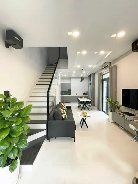 Nhà Đẹp 4 Tầng Hẻm 8m, Trịnh Đình Trọng, 65m2, ngang 5m, ở ngay