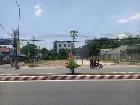 Mt Huỳnh Văn Luỹ-Phú Mỹ (phường Bình Dương-TP.HCM) ngang 16m dt 845m2 giá bao êm,hiếm vip,xây làm cái gì cũng đẹp