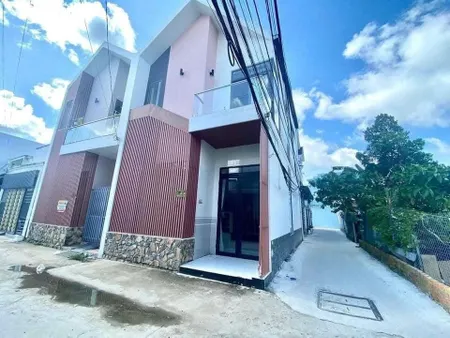 2. Nhà trệt lầu góc 2 mặt tiền hẻm 5m gần BV Đại học Y Dược