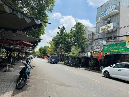 Đất 100m2 mặt tiền kd đường 19/5b, đối điện công viên, full thổ cư (4x25m). chỉ 10.9 tỷ tl