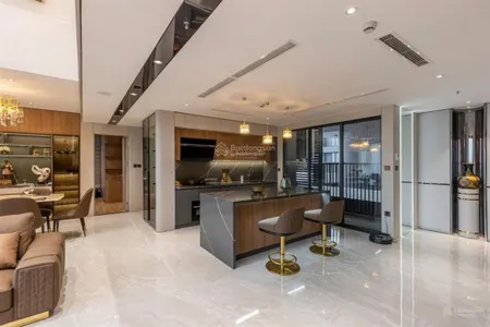 Chính chủ cần bán căn duplex 210m2 với ban công sân vườn 30m tại lạc long quân giá hơn 20 tỷ