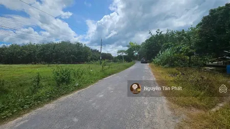 21m mặt tiền nhựa. hơn 4000m2 có thổ cư. đường thông vào khu đô thị phước đông. 4,5 tỷ