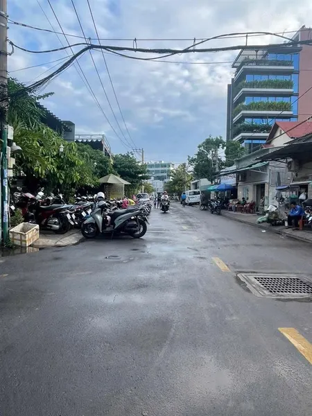 Mặt tiền đường dương quảng hàm lô góc vip 547m2 full thổ chỉ 63 tỷ