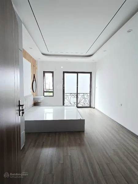 Bán nhà nguyễn văn linh 5 tầng mới thiết kế đẹp xuất sắc .ngõ oto.5.5 tỷ