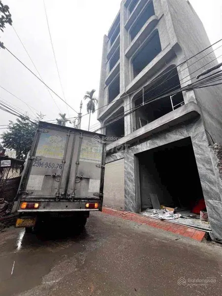 Bán nhà cổ linhthạch bàn 33m 6t gara7 chỗ vào nhà, xe tải đi thông . ảnh thật 100%