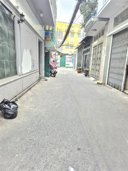 Bán nhà nát tại lạc long quân, 55m2, gần nhà thờ phú trung
