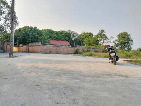 💥 CẦN BÁN LÔ ĐẤT 60m² FULL THỔ CƯ – VỤ BẢN, KIM ANH, HÀ NỘI 💥
📏 Diện tích: 60m² – Sổ đỏ chính chủ – Giao dịch ngay
📐 Mặt tiền: 4.18m – Nở hậu: 4.3m – Vuông vắn, chuẩn phong thủy
🚗 Ô tô vào tận đất