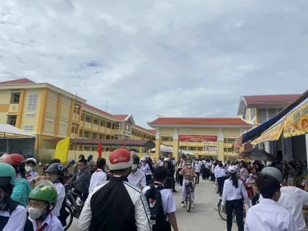 CẦN RA GẤP LÔ NỀN LIỀN KỀ TRƯỜNG TRUNG HỌC CƠ SỞ TT THẠNH PHÚ - BẾN TRE (cũ) ==> GIÁ BÁN MONG MUỐN 1TỶ650