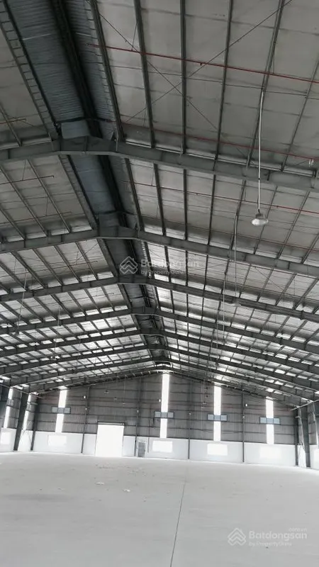 Bán nhà xưởng 4.200m2 kcn long hậu, pháp lý hoàn chỉnh, bàn giao ngay, bình điện 300kva