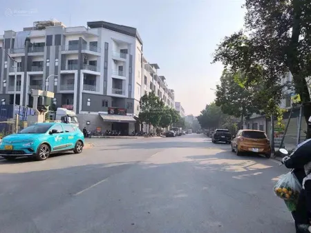 Thượng thanh ngõ thông sát chợ 60m2 mt 4m c4 cách 10m ra ô tô 130tr/m2