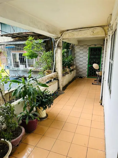 Bán căn tập thể b12 nghĩa tân, cầu giấy, 75m, ô tô, 2 thoáng, ngay trường th nghĩa tân, 3.45 tỷ