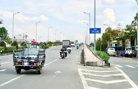 Bán đất 1.000m² (25x50m), full thổ cư, mặt tiền hà huy giáp, phường thạnh lộc, quận 12, giá 75 tỷ.
