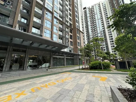Cần bán căn góc 2 ngủ +1, tầng cao view thoáng, ban công đông nam, 1,8 tỷ ký hđcn, tiến độ 5%