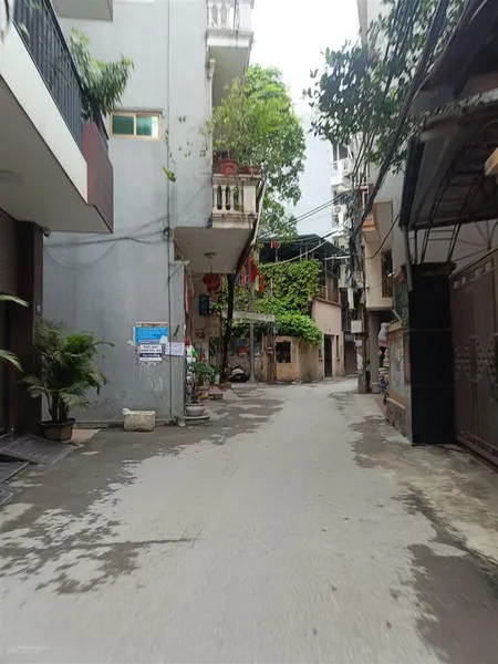Giá đầu tư 180 triệu/m2 đất mễ trì ngõ thông tứ tung, lô góc 3 thoángdiện tích 40m2 mặt tiền rộng