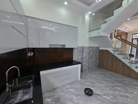 Bán Nhà 4 Tầng Khu Phân Lô Nguyễn Duy Trinh Long Trường Q9  Dt: 4x14m Giá 5.7 tỷ