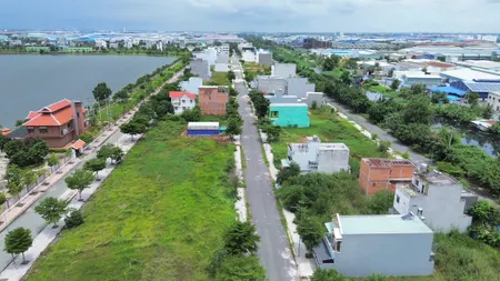 Đất thổ cư view hồ sinh thái KDC Tên Lửa 2 , giá ngộp chốt nhanh