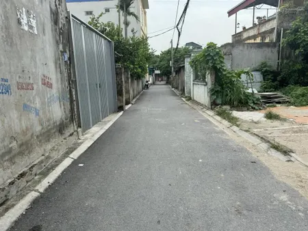 Hàng hot, bán căn nhà 3 tầng, dt 30,1m2 tại làng cam, xã cổ bi cũ, ngõ ô tô vào tận nơi