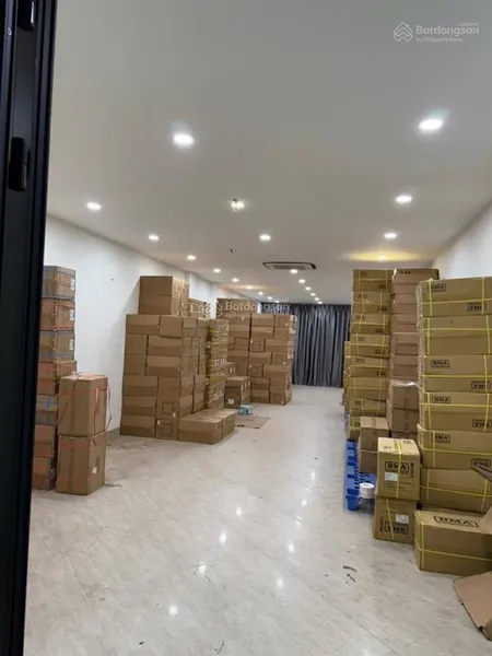 Gấp bán nhà mặt phố giá cắt lỗ chỉ 27 tỷ phố trương định, 80m2 6 tầng mặt tiền 4.5m hoàng mai