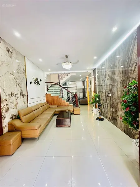 Bán nhà gấp ngõ 288 hoàng mai 52m phân lô ô tô 7 chỗ vào nhà kinh doanh giá 14,5tỷ