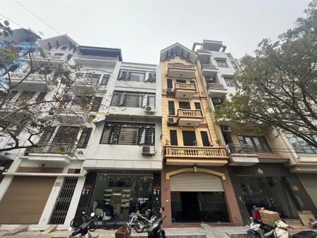 Bán gấp nhà phân lô đền lừ vị trí đẹp kinh doanh sầm uất, diện tích 58m2 mặt tiền 5,5m giá chỉ 22tỷ