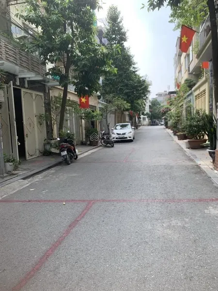 Bán gấp biệt thự lk , thang máy nhà đẹp ở ngay mai động 125 m , giá 23 tỷ