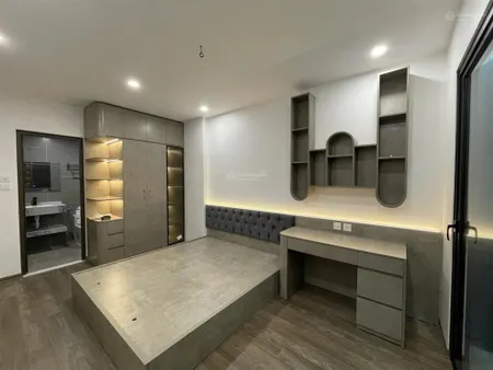 Bán nhà đền lừ 8,5 tỷ, 39m2 5 tầng thang máy gần công viên, hồ đền lừ
