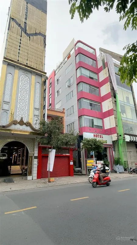 Mặt tiền tân sơn nhì 5x18m, trệt lửng đang có sẵn hđ thuê. vị trí đẹp, sầm uất, sát bên ngân hàng