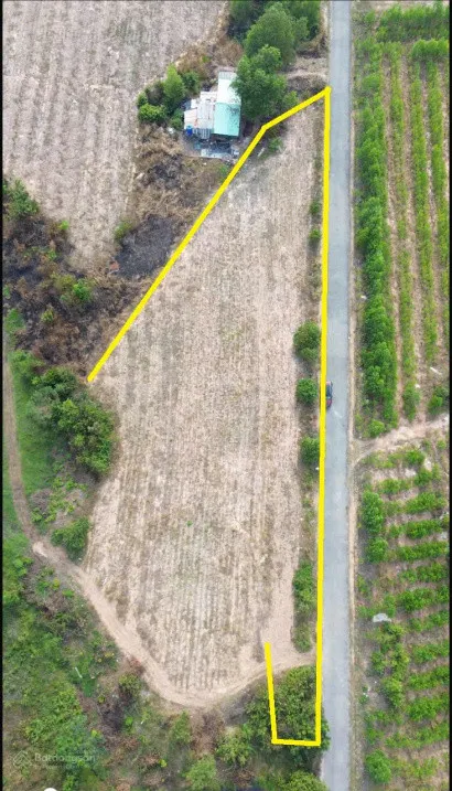 Bán đất 4200m² ngang 147m giá 7.5 tỷ Xã Châu Pha