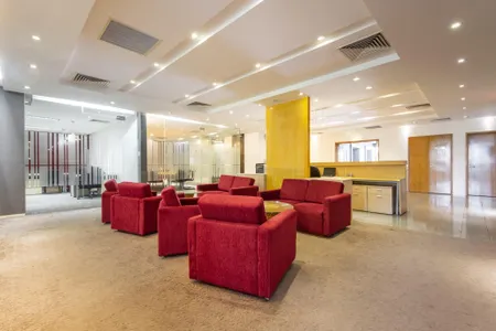 Sử dụng không gian làm việc chuyên nghiệp Regus Riverside