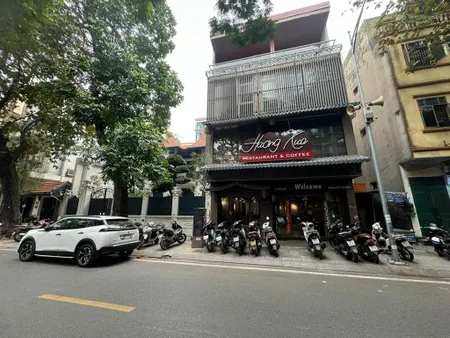 Bán mặt phố nguyễn trường tộ, quận ba đình, dt 120m2 4 tầng mặt tiền 9m, giá 89 tỷ
