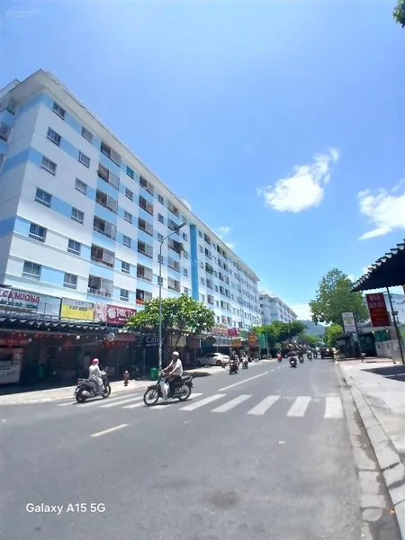 Chính chủ bán căn shophouse 56.2m2 ct5 vĩnh điềm trung full nội thất đẹp ở đường a1(20m) sầm uất