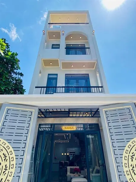 Nhà gần siêu thị go . đường tô hiến thành/q10 . 74m2(ngang 5m ) giá 4 tỷ390. 2 tầng 5 phòng