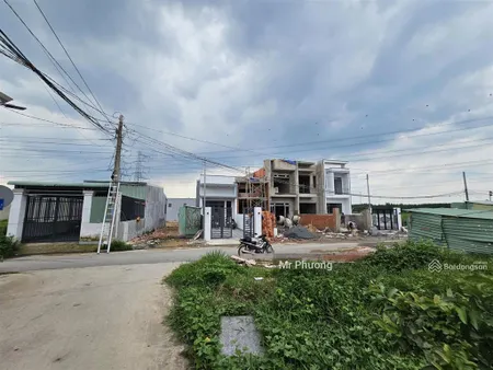 Chỉ 450tr nhận ngay nhà 1 trệt 1 lầu sân xe hơi ngay cuối đường đồng khởi, sổ riêng sẵn thổ cư 100%