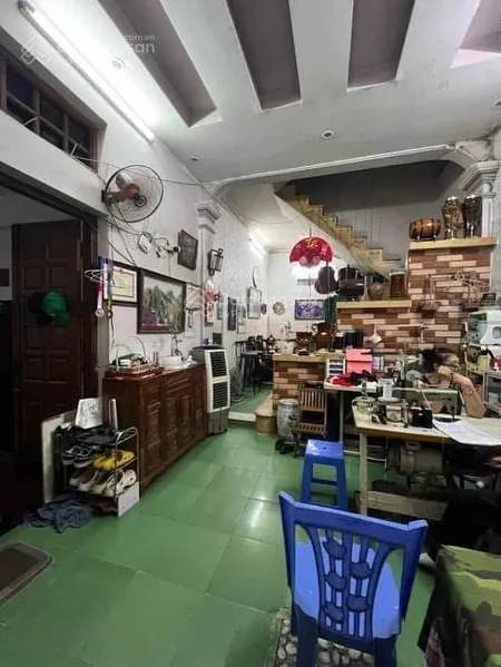Phố tô vĩnh diện bán đất 70m2, mt 9m, nhà 3t cũ, khu phân lô quân đội, gần phố, giá 14,3 tỷ