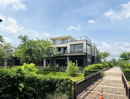 Biệt thự cận sông sát kênh gần tiện ích. trong the aqua 465m2. chiết khấu 6 tỷ. trực tiếp cđt