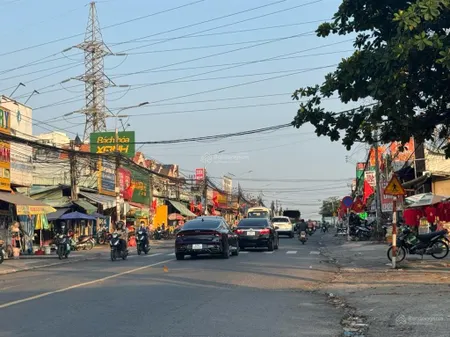 Bán nhà mặt tiền đường bùi văn hoà phường long bình biên hoà 20 tỷ
