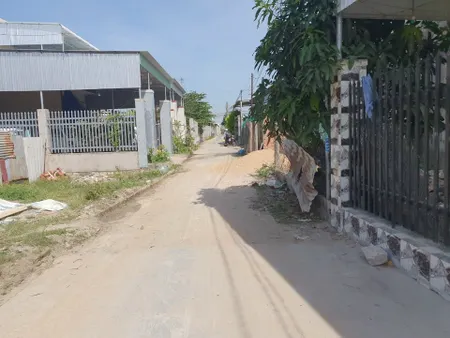 Đất đẹp cần bán. Sát quốc lộ 51 .xã tân Hải * 7 x 33